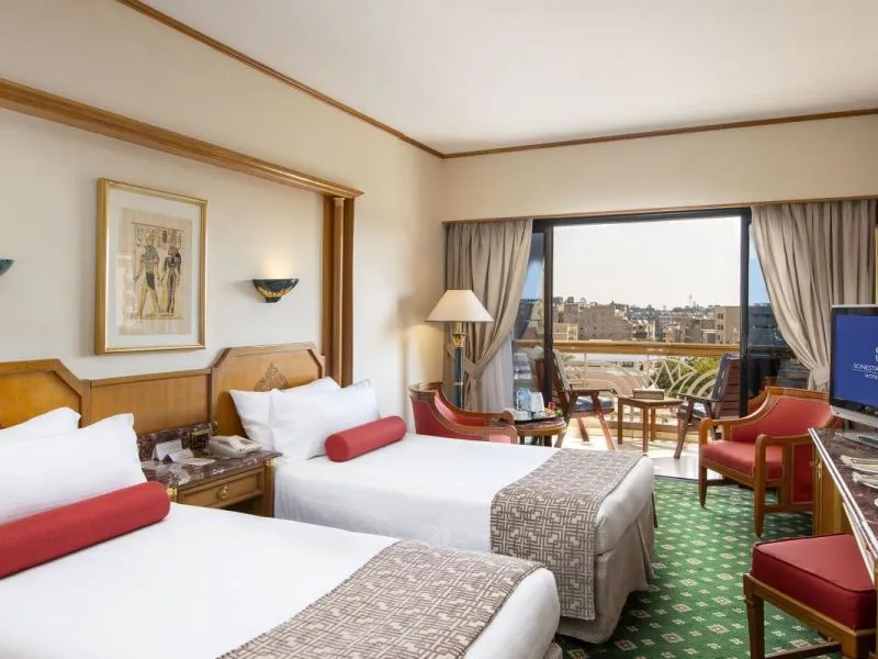 Doppelbettzimmer im Sonesta St. Geroge Luxor